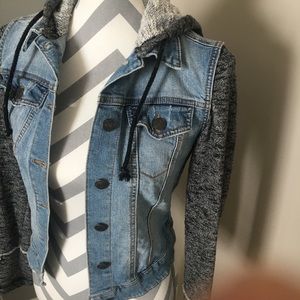 Mossimo X-Small hooded jean jacket w/grey sleeves